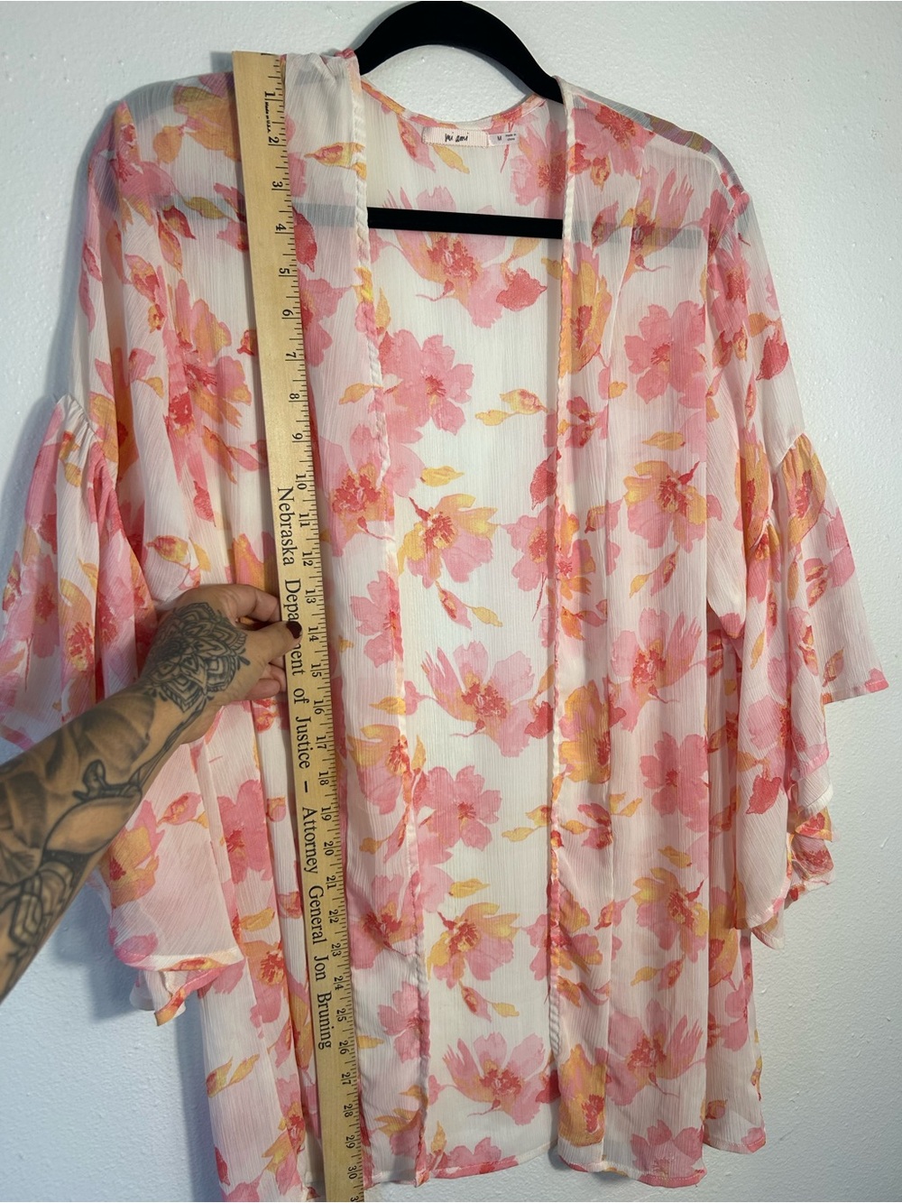 Mi Ami Francesca’s Floral Kimono Cardigan M Pink Sheer Chiffon Ruffle Sleeve - Picture 5 of 8